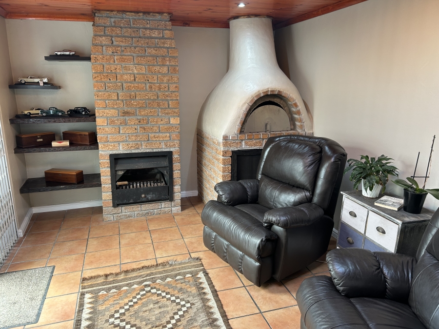 2 Bedroom Property for Sale in Guldenland Western Cape